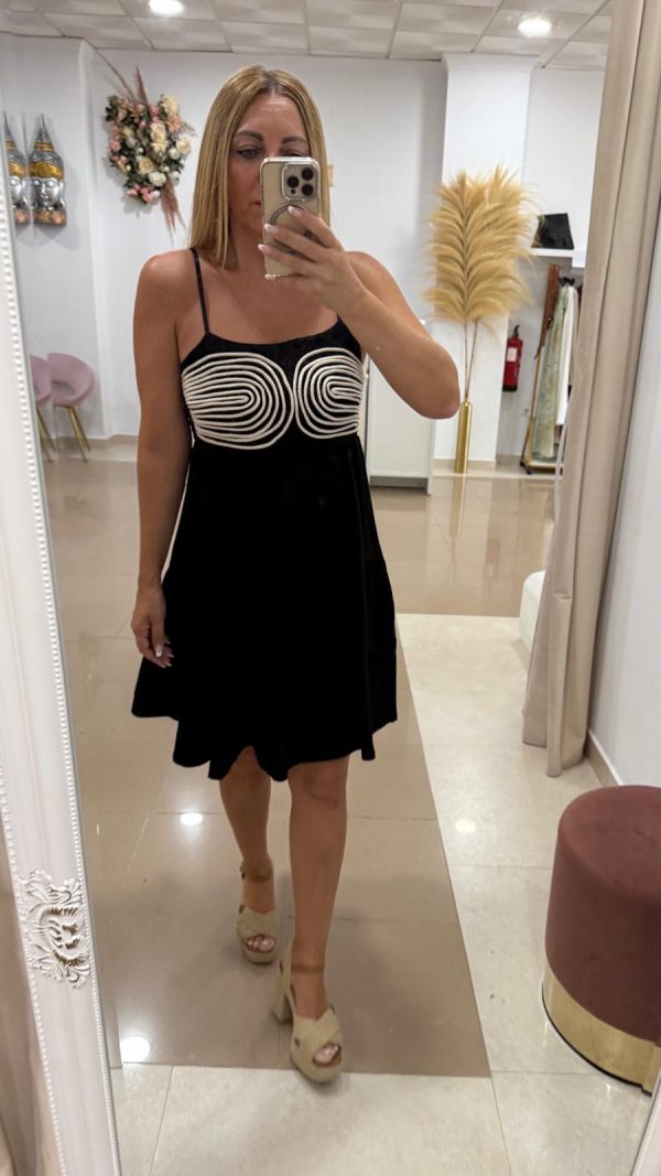 Vestido Corto Mariana Negro