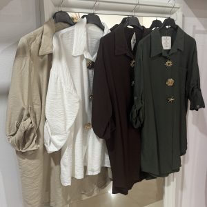 Camisa Broches 4 Colores ( Beige, Blanco, Verde Kaki y Marrón)