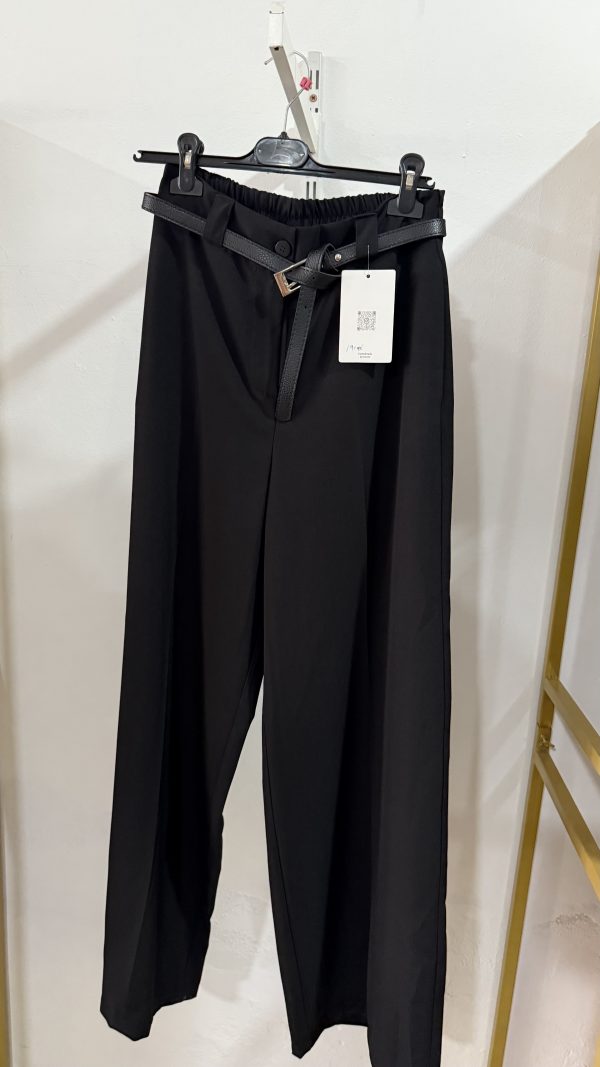 Pantalon de vestir negro con cinturón